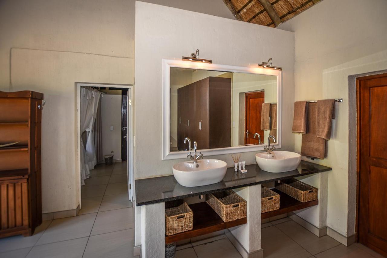 Leopard'S Lair Bush Lodge Hoedspruit Dış mekan fotoğraf